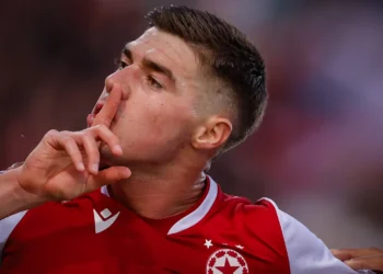 Дългоочакваният ден, който изглеждаше невъзможен, най-накрая дойде: Станислав Шопов подписа нов 6-годишен договор с ЦСКА София под влияние на новия треньор