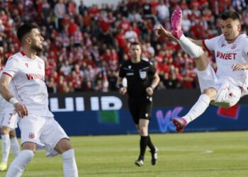 ЦСКА Тренира Без Ключов Защитник Делова на фона на Трансферни Спекулации