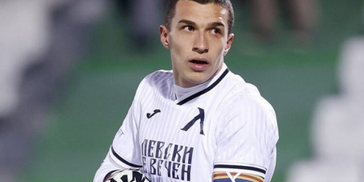 Бившият вратар на Левски София Пламен Андреев се завърна в Левски София, след като прекрати договора си с Фейенорд, скоро започва тренировки