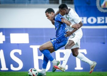 Три клуба се свързаха с Левски за защитник