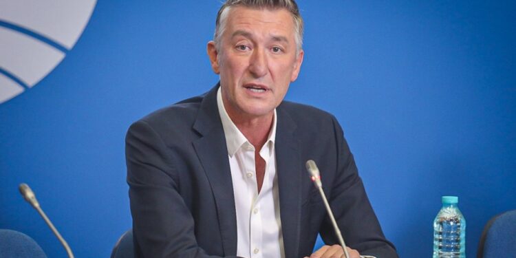 ШОК В ЦСКА! Предстои Брутално и Изцяло Променящо Клуба Решение, Което Ще Разтърси Всеки Играч и Дори Треньора До Дъно!