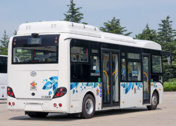 Бившият капитан на Левски София изненадващо подари автобус на клуба в подкрепа преди новия сезон