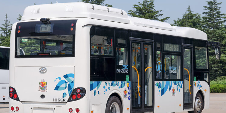 Бившият капитан на Левски София изненадващо подари автобус на клуба в подкрепа преди новия сезон