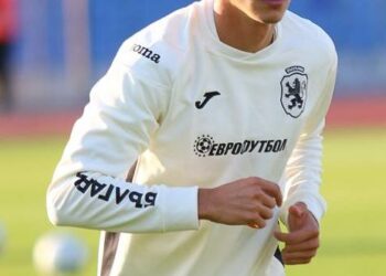 Българската звезда Кирил Десподов, който играе за ПАОК в Гърция, се завръща в Левски за възраждане. Прочетете повече