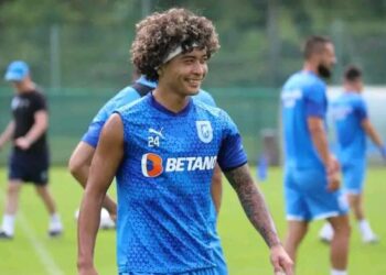 Mijlocașul japonez Takuto Oshima se desparte oficial de Universitatea Craiova.