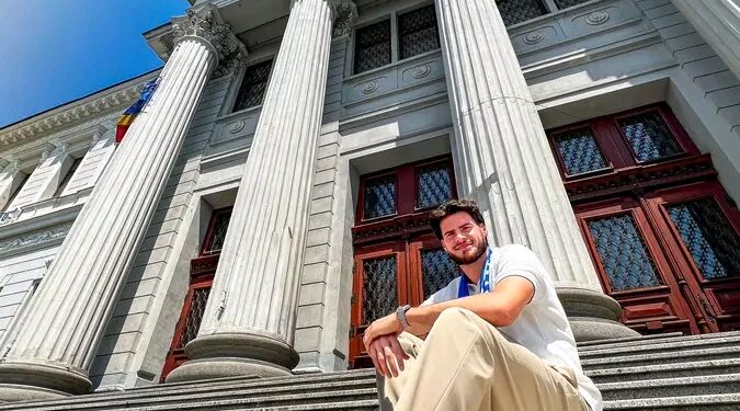 Tudor Băluță se întoarce acasă la Craiova cu un contract pe doi ani Citește mai mult