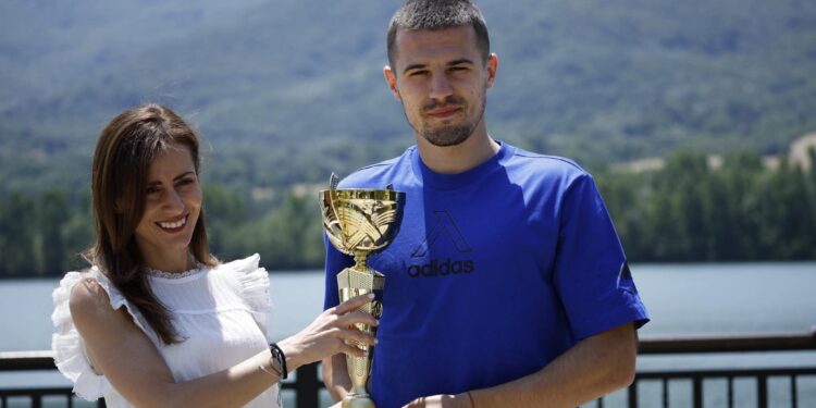 Петков се присъединява към легендите на Левски: Короната на “Топспринт” се завръща при “сините”!