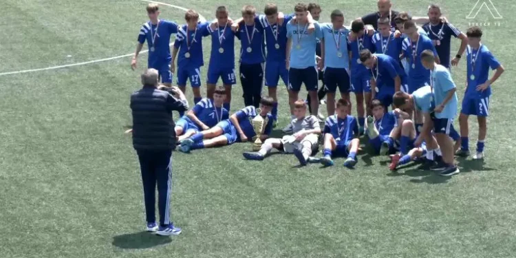 В последния, 14-ти кръг от Първата осмица, Левски победи връстниците си от Спартак (Варна) с 2:0