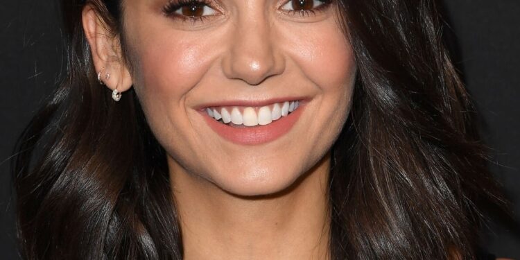 Нина Добрев купува правата за името на стадион на ЦСКА София, стадионът вече ще се нарича “Нина Арена”