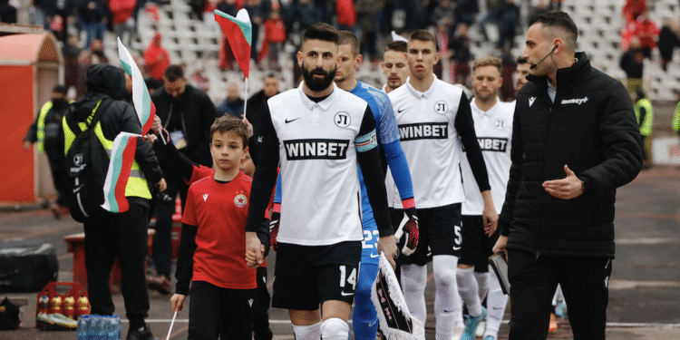 ПРОРОКЪТ НА ГИБЕЛТА ПРОГОВОРИ! „НЕ ЗНАМ КАКВО СЕ СЛУЧВА В КЛУБА!“ – ЧОВЕКЪТ, КОЙТО УВОЛНИ ТОМАС, ОТПРАВЯ СМРАЗЯВАЩО ПРЕДУПРЕЖДЕНИЕ: БЪЛГАРСКАТА ДУША НА ЦСКА УМИРА, ПРЕДСТОИ ЧУЖДО ЗАВЛАДЯВАНЕ!