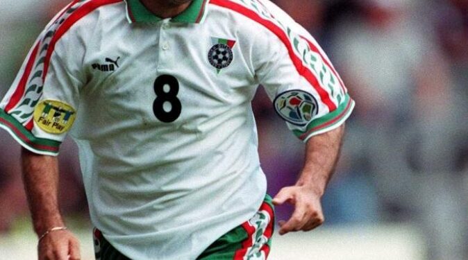 Българската футболна легенда Христо Стоичков се завръща в Левски, за да помага на млади звезди, лишени от възможности