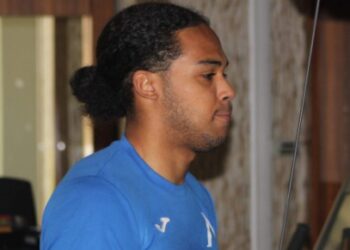 Защитникът на Левски Ван дер Каап в момента е с отбора на предсезонния им тренировъчен лагер вижте още