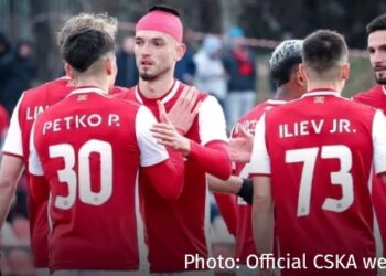 „От Кордоба до културен шок: Смелият скок на Адриан Лапеня в българския футбол“