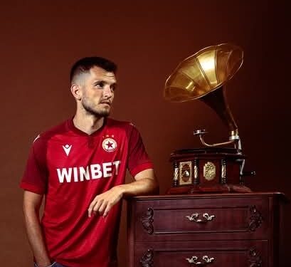 Героят на ЦСКА се завърна: Звезда плати входните такси за ликуващите фенове след победоносното завръщане у дома!