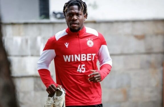 Престоят на Аарън Исека в ЦСКА продължава да бъде разочароваща сага, както за играча, така и за клуба. Въпреки очакванията, че отборът ще се раздели с нападателя това лято. Пълни подробности