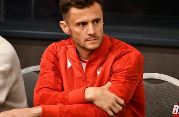 Dinamo își întărește lotul cu transferul lui Danny Armstrong, pe fondul eforturilor continue de recrutare. Detalii complete