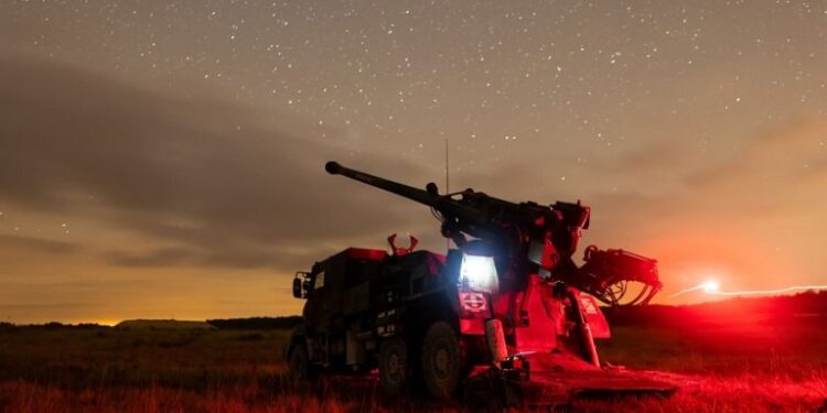 Slovenija je pri evropskem obrambnem koncernu KNDS naročila topniške sisteme CAESAR