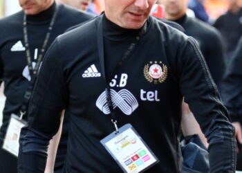 Криза в Левски: Играчите Поставят Ултиматум – Уволнение на Треньора или Без Повече Победи!