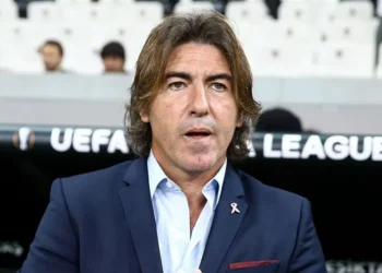 ЛУДИЯТ СЕ ЗАВРЪЩА! НЕВЪЗМОЖНОТО ОБЕЩАНИЕ НА СА ПИНТО: “ИНТЕРЕСУВАМ СЕ, ЩЕ ГОНИМ ТИТЛАТА ДОГОДИНА!” – РАЗРУШЕНИЯТ ЦСКА СМЕЕ ДА МЕЧТАЕ СРЕД ЧИСТКА И СКАНДАЛ! ФАНТАЗИЯ ИЛИ