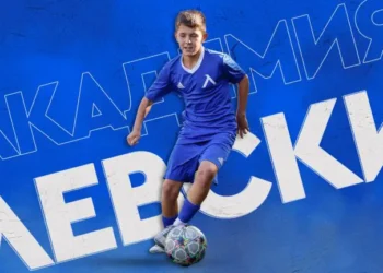 Тайната на Левски Разкрита: Гениална Стратегия Осигурява Бъдещето на Клуба, Подписвайки Млади Звезди Още Преди Да Станат Известни!