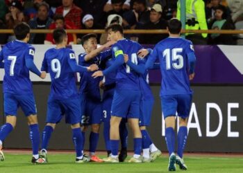 Президентът на Узбекистан подари автомобили на националите и треньорите