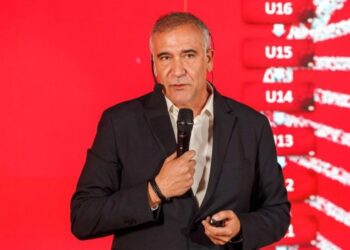 ЧЕРВЕНА АЛАРМА НА АРМИЯТА! СПОРТНИЯТ ДИРЕКТОР НА ЦСКА НОГА ИЗДАДЕ ШОКИРАЩА ПРИСЪДА: “НЯМА БЪЛГАРСКИ ТРЕНЬОР ЗА ЧЕРВЕНИТЕ!”