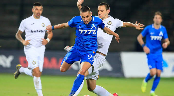 ДРАМА В ЛЕВСКИ! ШОКИРАЩ ПРИЗИВ: “ТРЕНЬОРЕ, СПАСИ МЕ!” ЗВЕЗДАТА НА “СИНИТЕ” ОТКРИТО МОЛИ ЗА ПОМОЩ, БЪДЕЩЕТО МУ ВИСИ НА КОСЪМ!