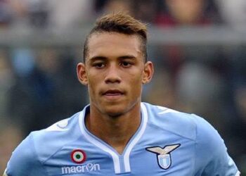 ЦСКА София подписа 3-годишен договор с колумбийския нападател и бивша звезда на Лацио Браян Перея, който се присъединява като свободен агент след прекратяване на договора си с тайландския Порт