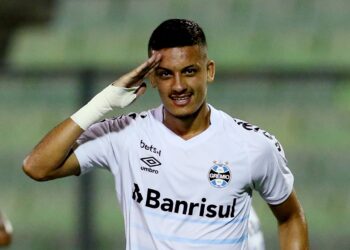 Левски отприщва финансова мощ: Млада звезда е на път да получи изумително увеличение на заплатата от €800 000!