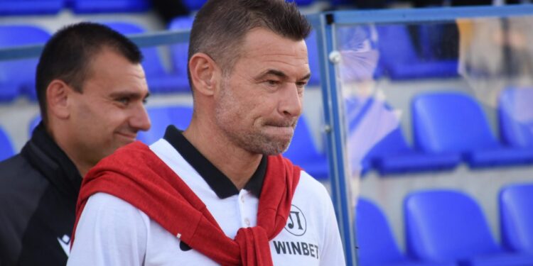 СЕНКИ ЗА УГОВОРЕНИ МАЧОВЕ ИЛИ СКАУТСКА МИСИЯ? СКАНДАЛЪТ В ЦСКА СЕ ЗАДЪЛБОЧАВА, ДОКАТО АСИСТЕНТ НА ТОМАС Е ЗАСЕЧЕН В КЪРДЖАЛИ СРЕД ЗАПЛАХИ ОТ ГЛОБИ ОТ БФС!