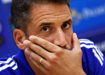 СКАЛАНДАЛ НА “ГЕРЕНА”! Левски ЗАЩИТАВА Дивите Изисквания на Веласкес за Скъп Нападател, БЕЗСРАМНО ПРЕНЕБРЕГВАЙКИ Свещеното Правило на Сираков!