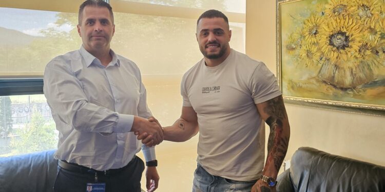 Сензация! Невероятен Обрат Разтърсва Футбола: Левски Си Осигури Завръщането на Легендарен Голмайстор с Обещание за Изумителен Подарък!