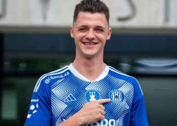 Новината за представянето му на друго място със сигурност ще разстрои Веласкес, който се надяваше да го привлече в Левски. В България.