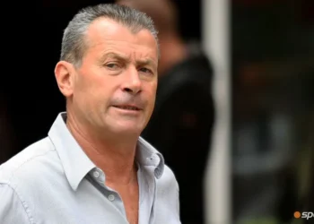 ЕКСКЛУЗИВНО! МАЙКЪЛА С ХЛАДЕН ДУШ ЗА ЦСКА: “ЧАКА ГИ АД ЗА БРОНЗА!” ИЗБУХНА ЗА КЕРКЕЗ – “СЪСИПВАТ ГО!” КАКВО СЕ СЛУЧВА НА “АРМИЯТА”?!