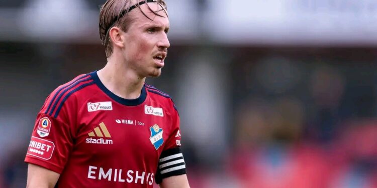 ЦСКА София потвърди шведския полузащитник Давид Сегер като последно лятно попълнение