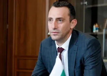 Шок в света на спорта: Нигерийският спортен министър обсипа треньора на ЦСКА с невъобразим милион долара и грандиозни обещания за бъдещето!