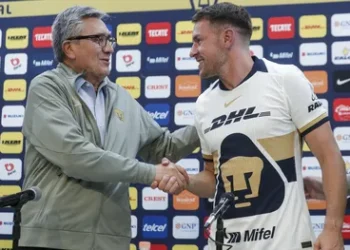 Ето едно гигантско, шокиращо и лесно за разбиране заглавие на български, което е над 15 думи: Шокиращ обрат: Рамзи изоставя Мексико и избира ЦСКА – невиждан ход, който разтърсва футболния свят!