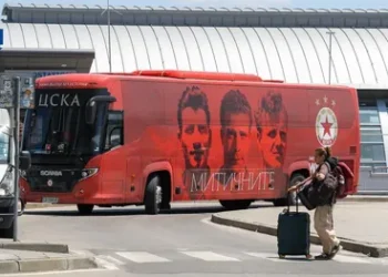 Невероятно! Бразилски Тийнейджър Счупи Всички Рекорди в ЦСКА с Шокиращо Дарение на Автобус Веднага След Подписването!