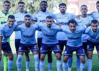 Играчите на ЦСКА празнуват с отборна снимка след победата в националния мач