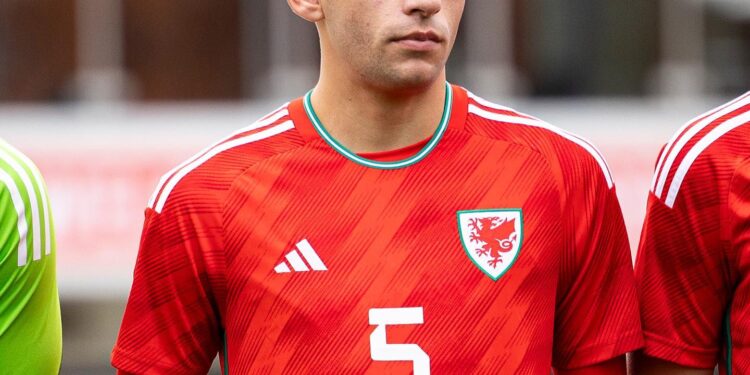 17-годишният уелски халф Брейдън Кларк подписа 6-годишен договор с ЦСКА София до юни 2031