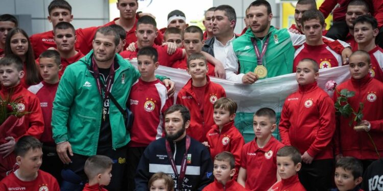 Невероятен обрат! Дръзкият ход на Домусчиев разтърсва ЦСКА – разкрити са тайни дългове и пълна смяна на властта!