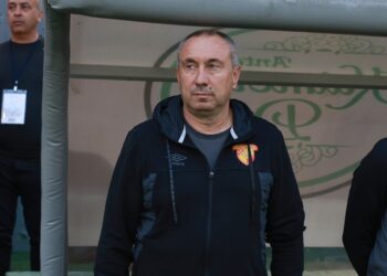 ЕКСКЛУЗИВНО! МЪРИ СТОИЛОВ ОТ ЦСКА ХВЪРЛЯ РЪКАВИЦАТА НА ЖОЗЕ МОУРИНЬО! БЪЛГАРСКИЯТ ФУТБОЛ ЧАКА СВОЯ СПАСИТЕЛ В ТОЗИ ЕПИЧЕН СБЛЪСЪК!