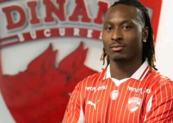 Mamoudou Karamoko, un atacant în vârstă de 26 de ani născut la Paris, s-a alăturat oficial echipei Dinamo, semnând un contract pe doi ani. Detalii complete