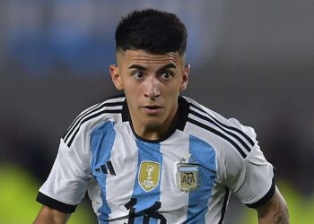 Наско Сираков носи поредна победа за Левски, аржентинският плеймейкър на Ботафого Тиаго Алмада се съгласи да се присъедини към „сините“ от Левски