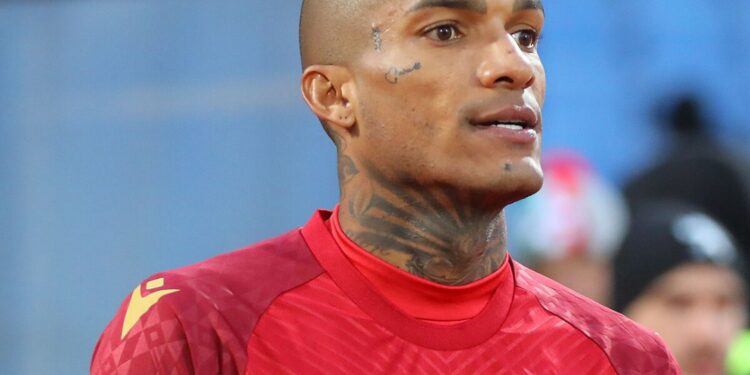 Левски преговаря за привличането на бившия нападател на ЦСКА Фернандо Каранга срещу безплатен договор. Пълни подробности.