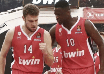 ЛЕВСКИ Е В ЕУФОРИЯ! ДВЕ ОТ НАЙ-ГОЛЕМИТЕ ЖИВИ ЛЕГЕНДИ СЕ ЗАВРЪЩАТ В КЛУБА СЛЕД ГОДИНИ РАЗДЯЛА И ОБЕЩАВАТ НЕВЕРОЯТНИ УСПЕХИ!