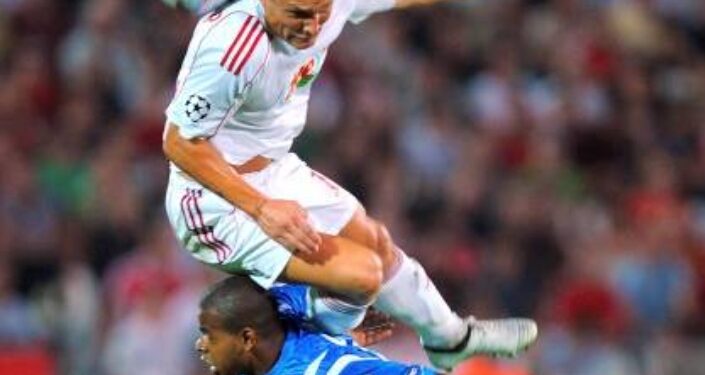 Синя революция! Левски приветства национален полузащитник-маестро!