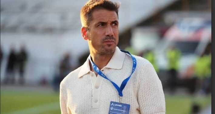 Заглавие: “Сини пламъци на хоризонта! Левски София се насочва към ямайски нападател, за да разпали атаката си”