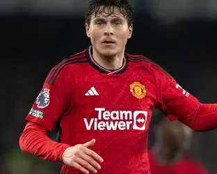 ЦСКА София с рекордна сделка за защитника на Манчестър Юнайтед Виктор Линдельоф, който прие предложението в принципен план, потвърдено от Фабрицио Романо