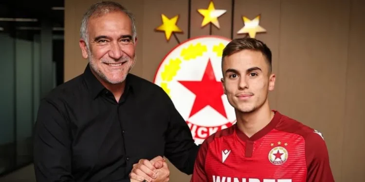 Времето тече: Тайният талант на Алтин Хаджи е на път да избухне на сцената!